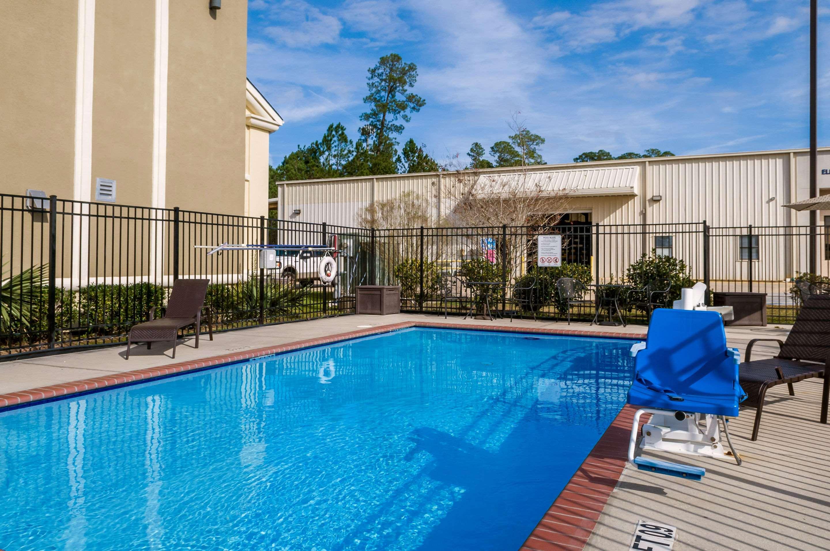 Quality Inn & Suites Slidell Exterior photo