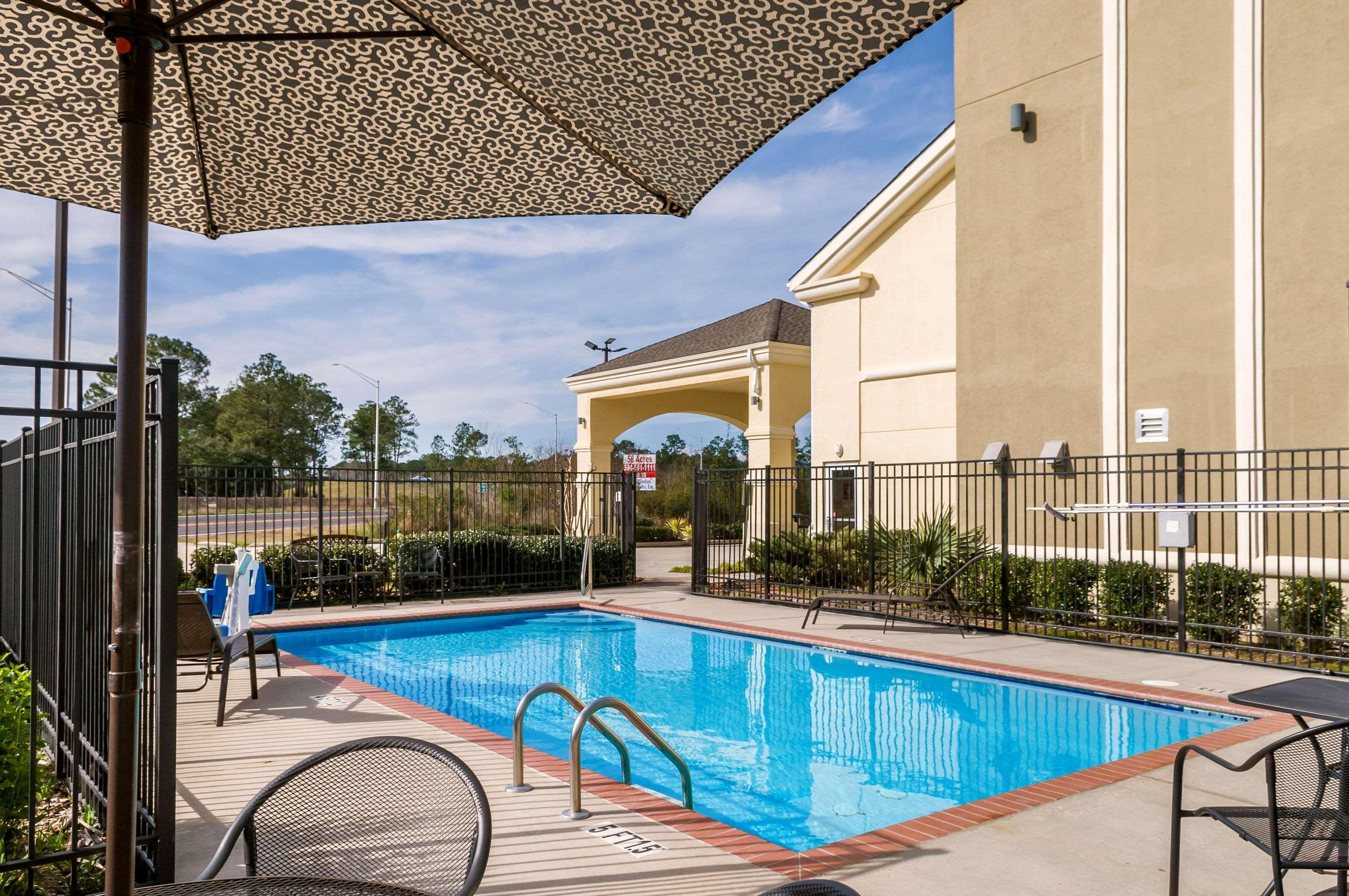 Quality Inn & Suites Slidell Exterior photo
