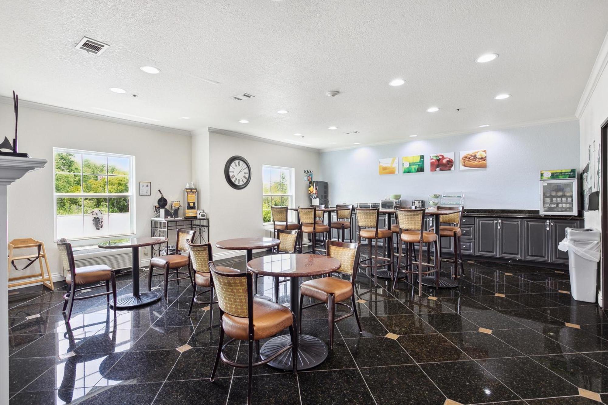 Quality Inn & Suites Slidell Exterior photo