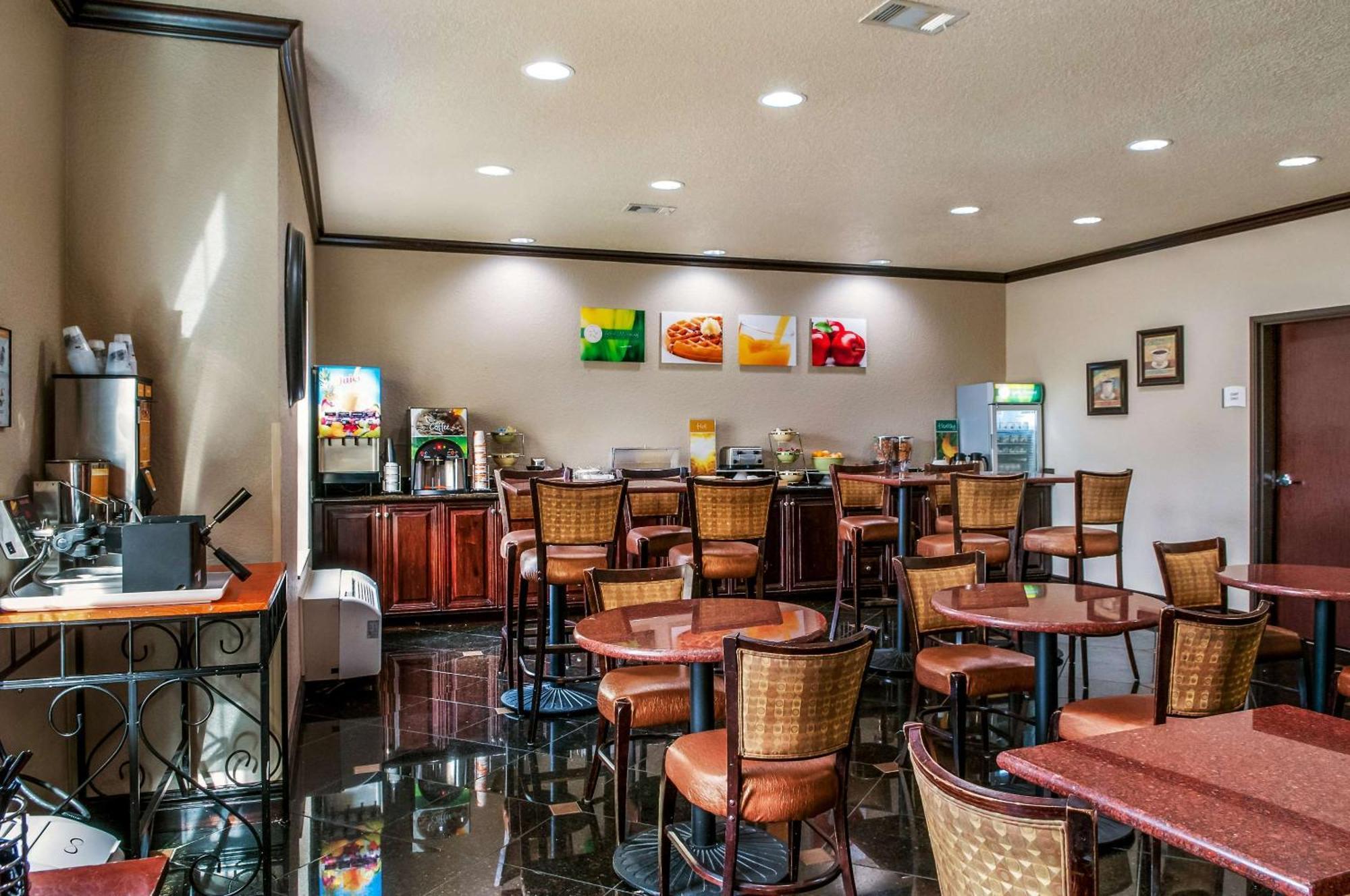 Quality Inn & Suites Slidell Exterior photo